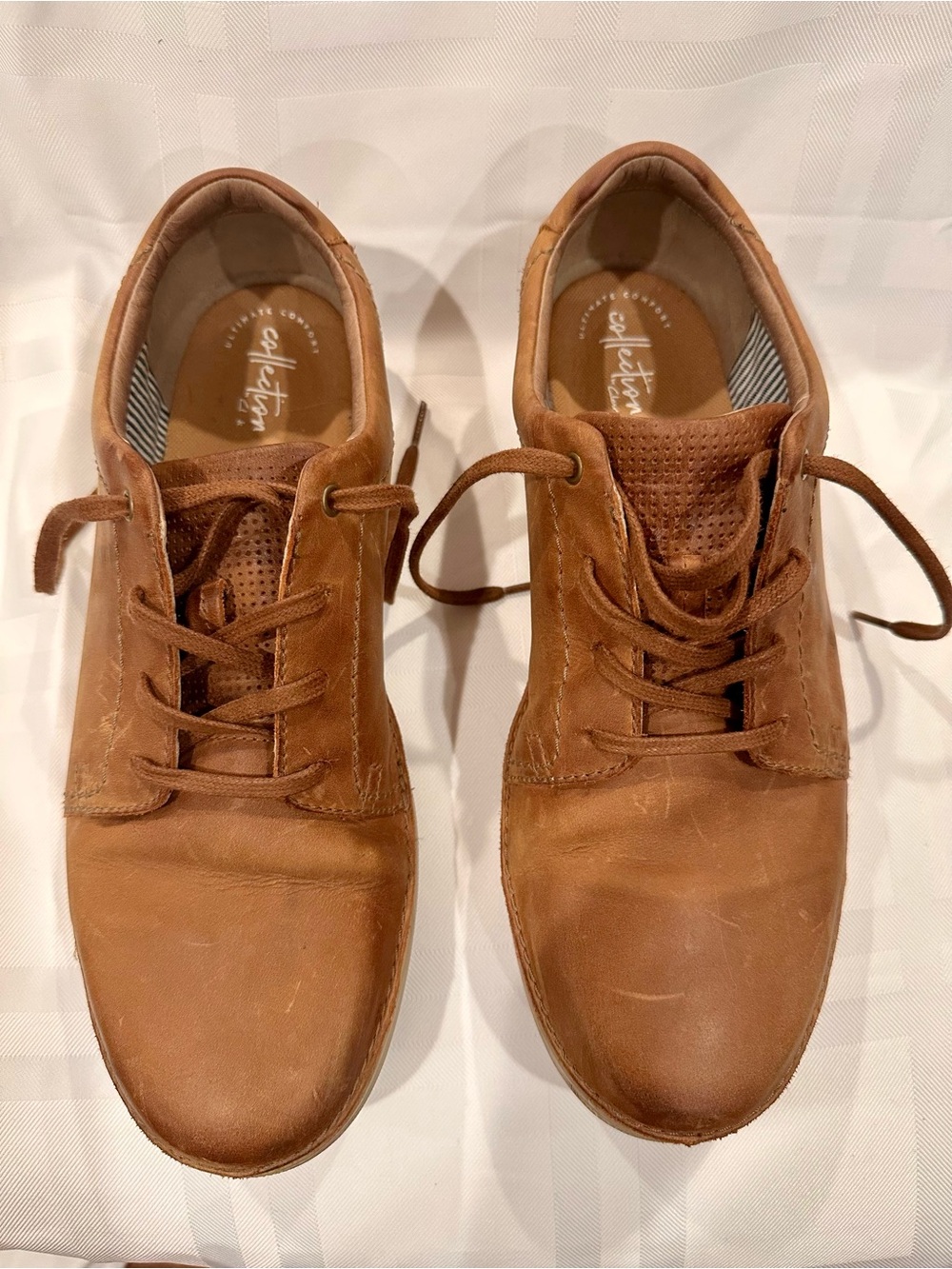 Clarks Men's Tan Leather Lace-Up Oxfords